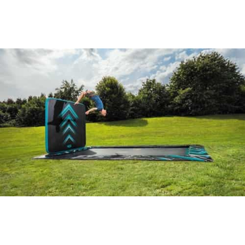 Батут Berg Ultim FlatGround Elite Black 500x300 см с AeroWall Black 2x2