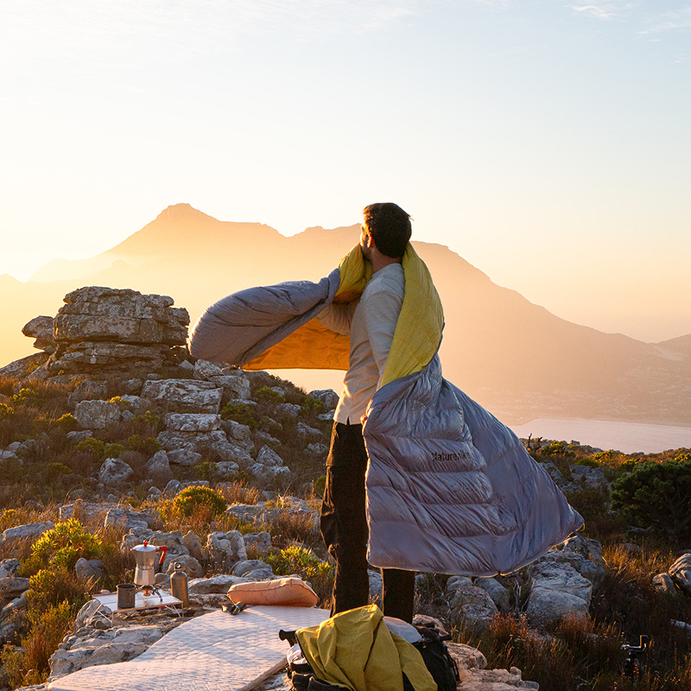 Спальник с натуральным пухом Naturehike CW400 NH18C400-D, размер L, желто-серый