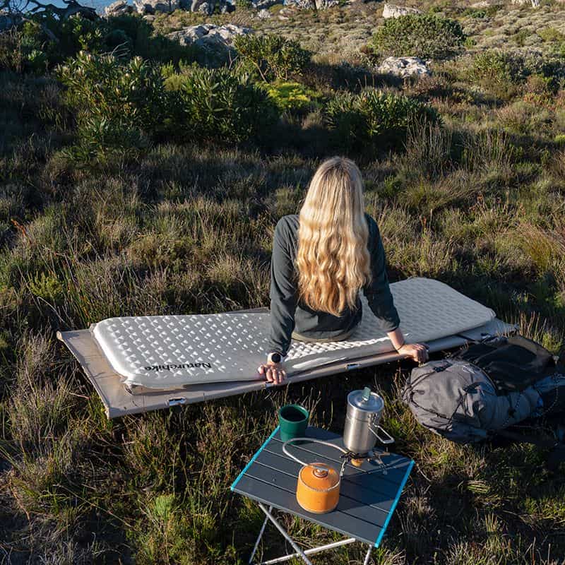Самонадувающийся ультралегкий одноместный матрас Naturehike CNK2300DZ013, 35 мм, светло-серый