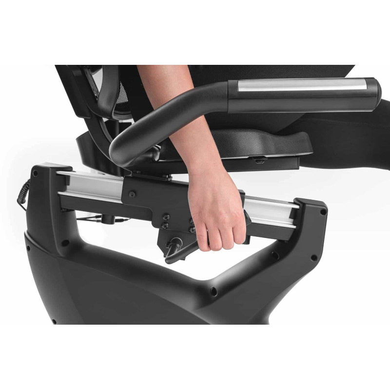 Горизонтальный велотренажер Hop-Sport HS-095L Scale черный+ мат