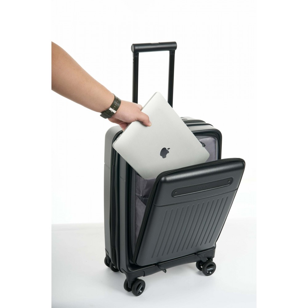 Чемодан Bagland Velo 41 л. чорний (00322020)