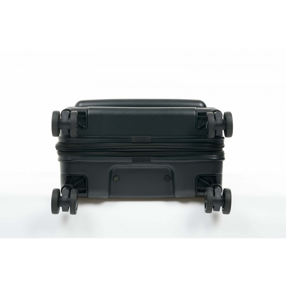 Чемодан Bagland Velo 41 л. чорний (00322020)