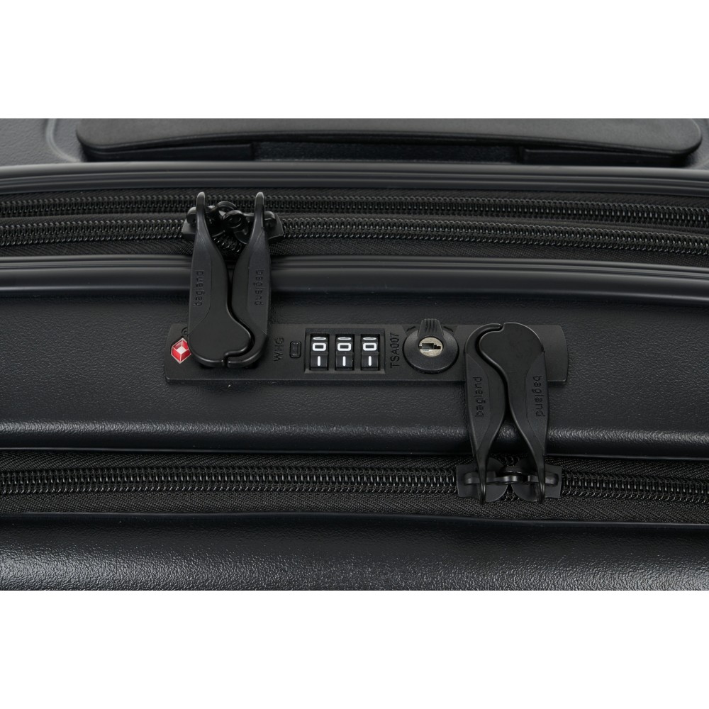 Чемодан Bagland Velo 41 л. чорний (00322020)