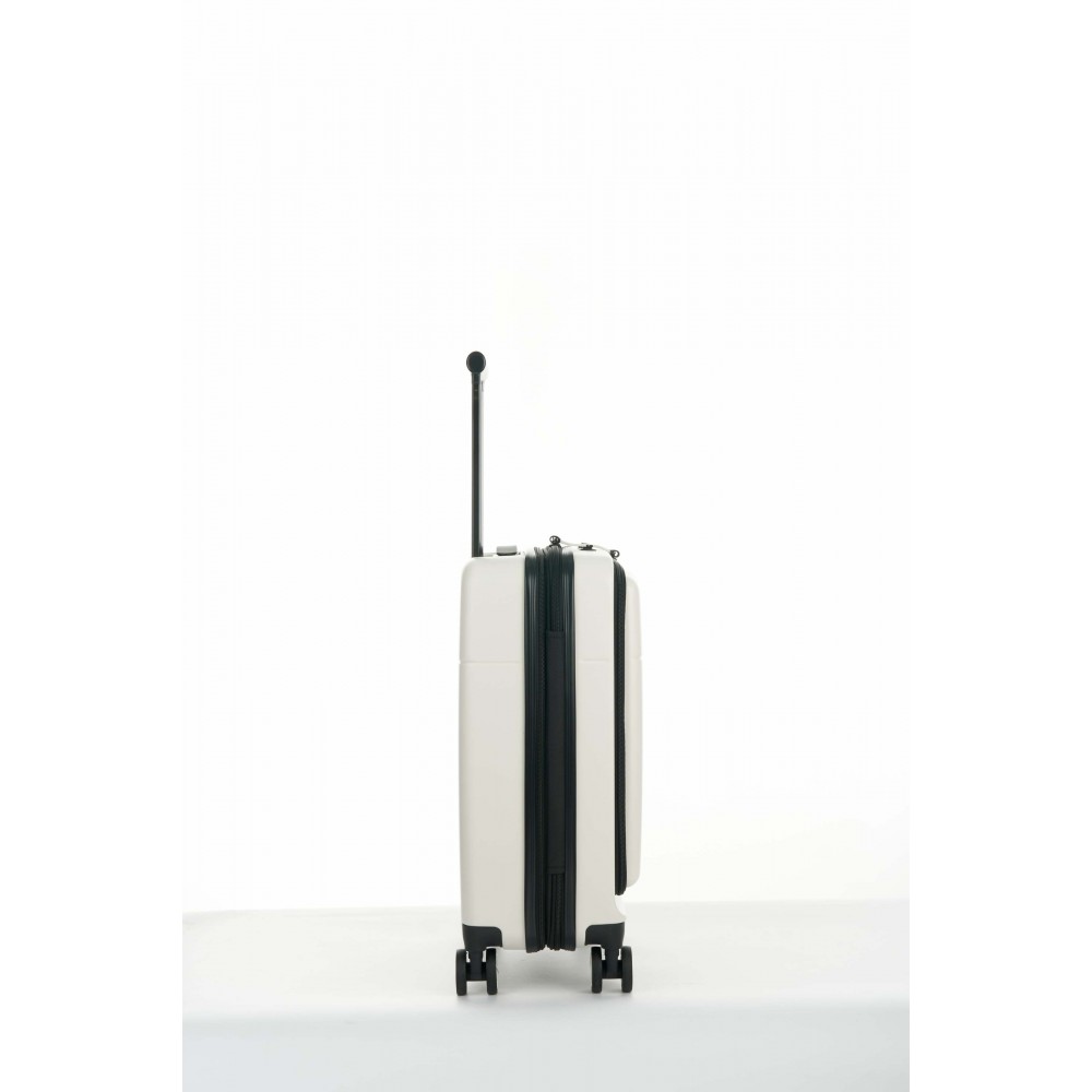 Чемодан Bagland Velo 41 л белый (00322020)