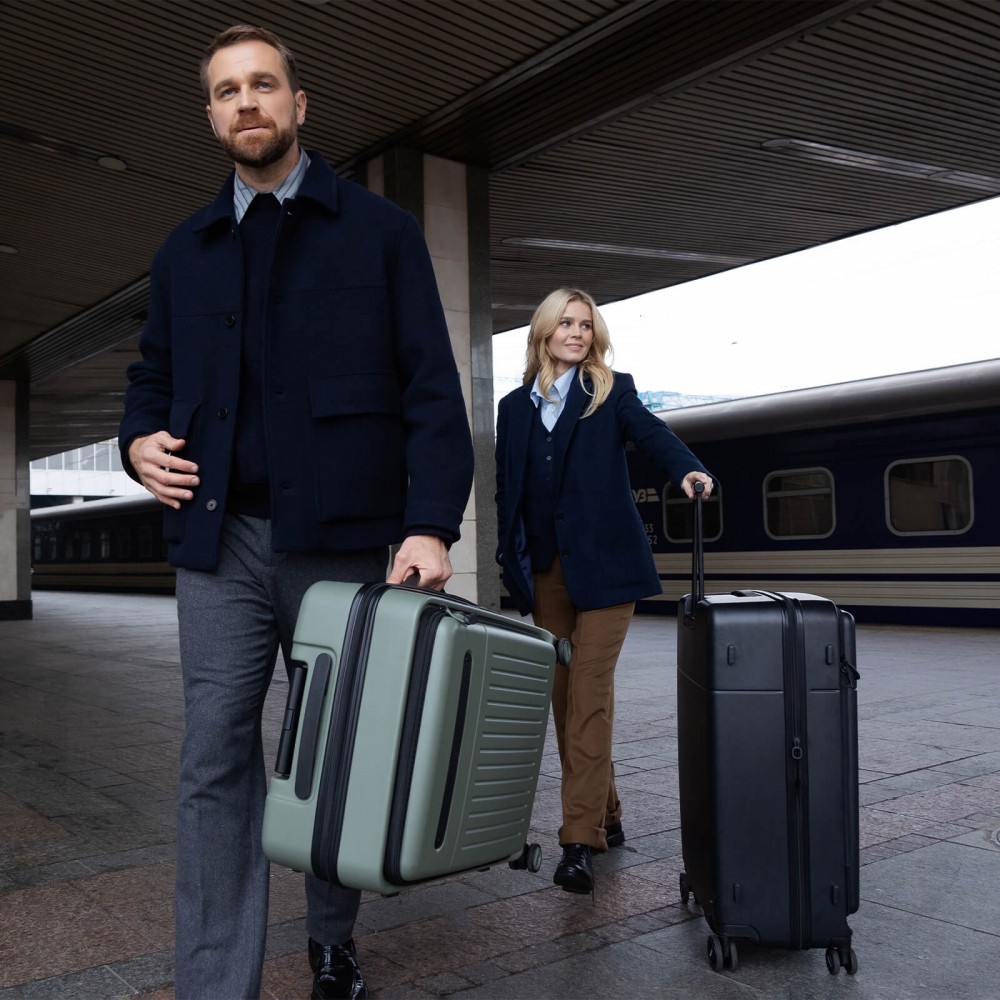 Валіза Bagland Velo 106 л. чорна (00322028)