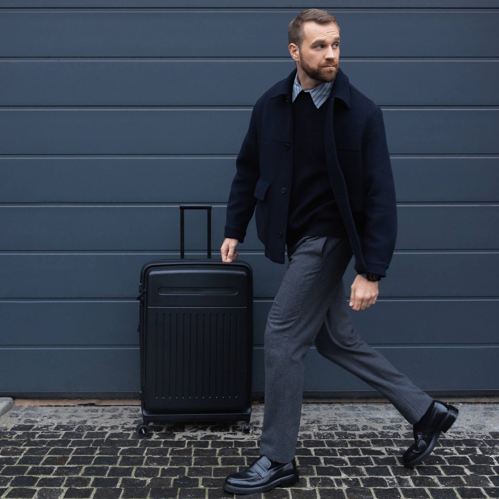 Валіза Bagland Velo 106 л. чорна (00322028)